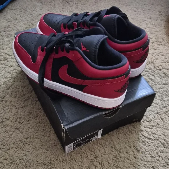 Air Jordan 1 Low Shoes Red and Black - Picture 1 of 7